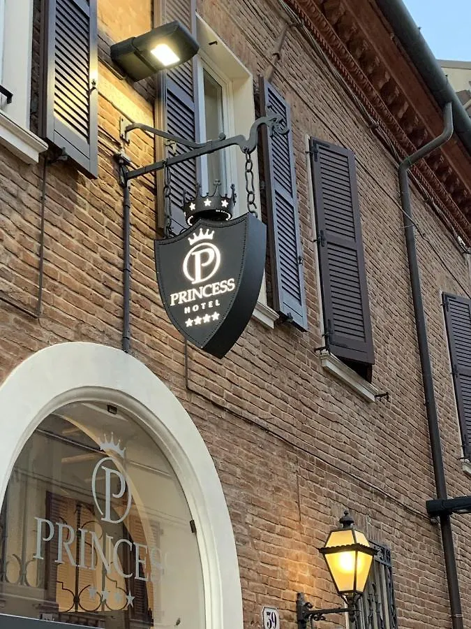 Princess Art Hotel Ferrara 4*,